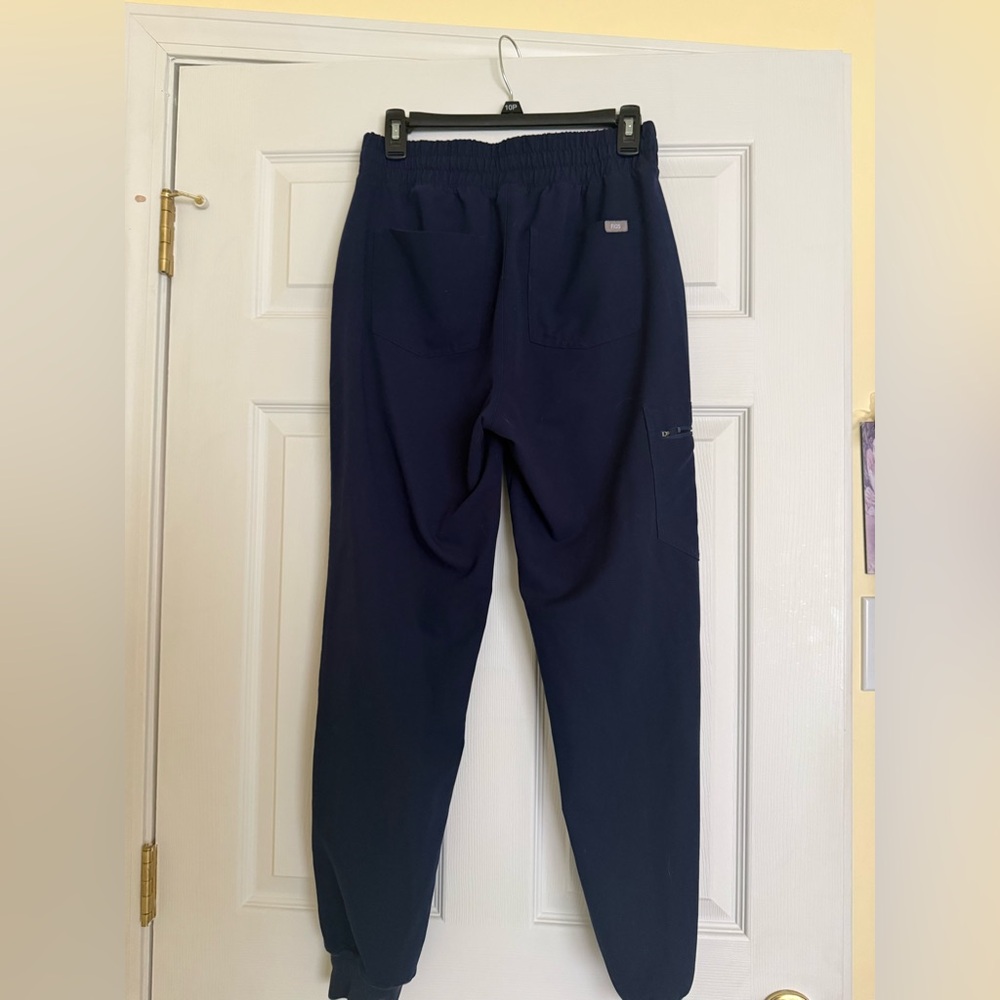 FIGS women’s high Waisted Uman Relaxed Jogger Scrub Pants